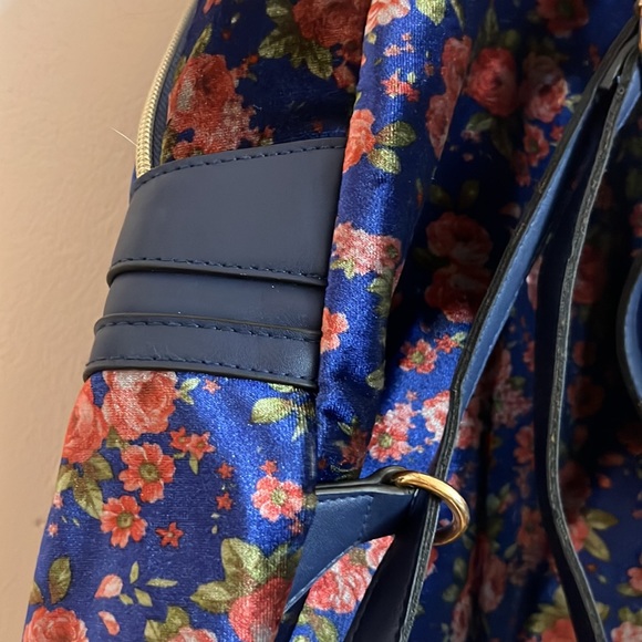 Floral Velvet Like Backpack - Picture 12 of 15